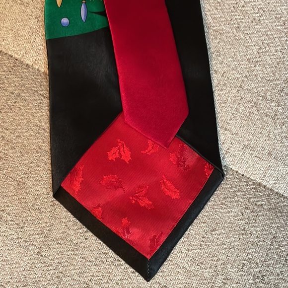 Holiday Tradition Hallmark by MMG tie - Picture 5 of 7